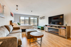 Walk to Dtwn Winter Park Studio with Hot Tub Access